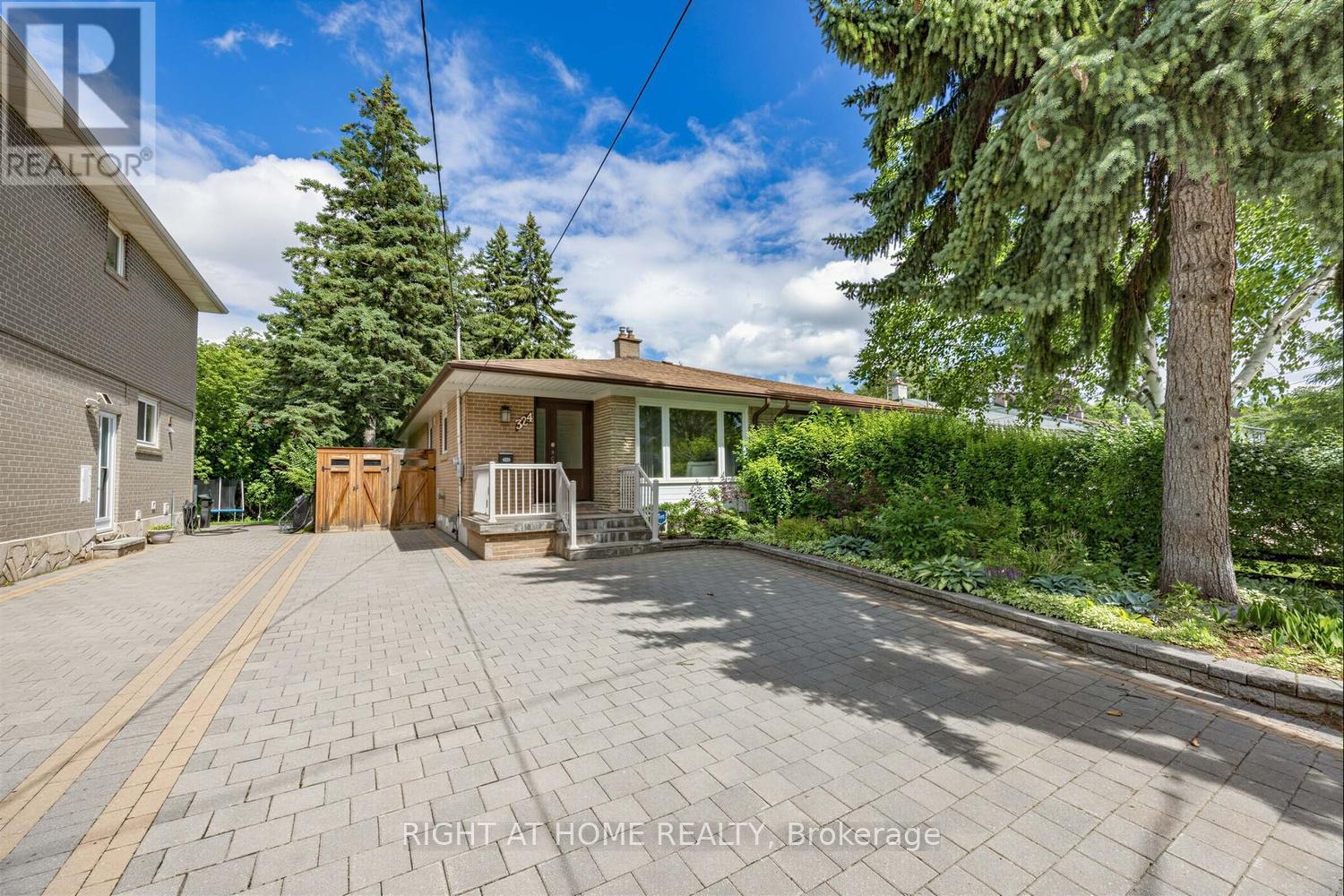 324 Woodsworth Road, Toronto, Ontario  M2L 2T6 - Photo 3 - C13475424