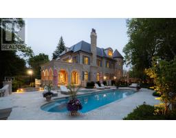 221 FOREST HILL ROAD, Toronto, Ontario