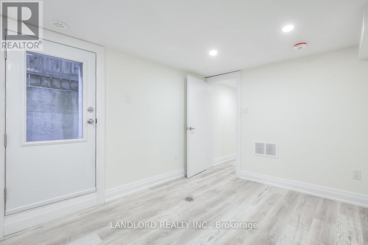 Main & Bsmt - 100 Massey Street, Toronto, Ontario  M6J 2T4 - Photo 18 - C13476224