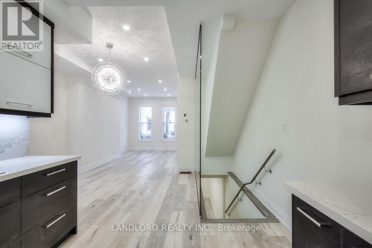 Main & Bsmt - 100 Massey Street, Toronto, Ontario  M6J 2T4 - Photo 6 - C13476224