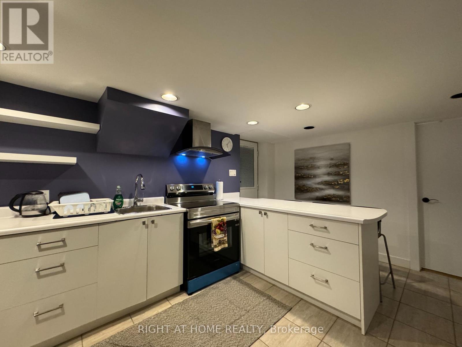 Lower Apartment - 1196 Avenue Road, Toronto, Ontario  M5N 2G1 - Photo 10 - C13476282