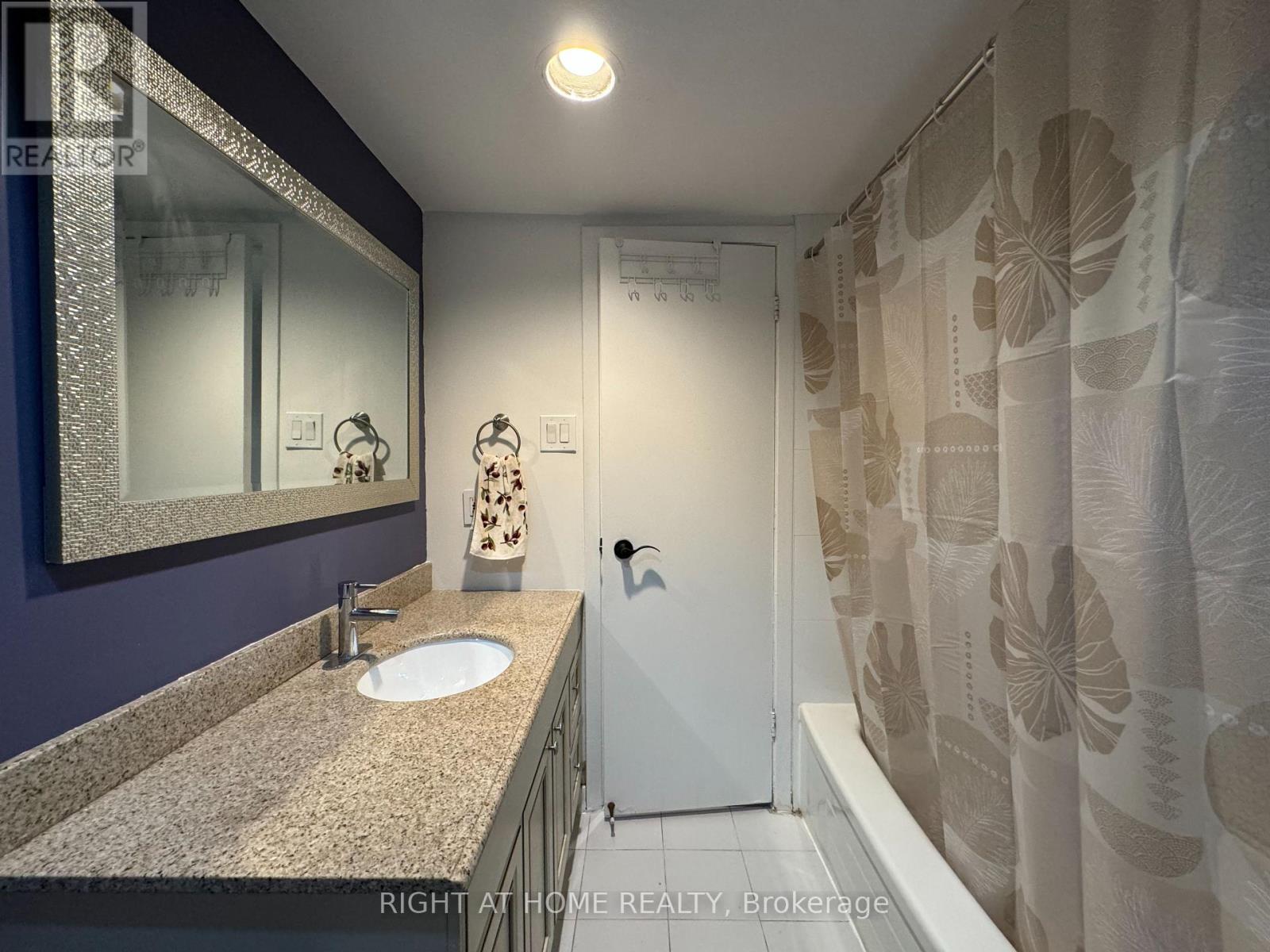 Lower Apartment - 1196 Avenue Road, Toronto, Ontario  M5N 2G1 - Photo 14 - C13476282