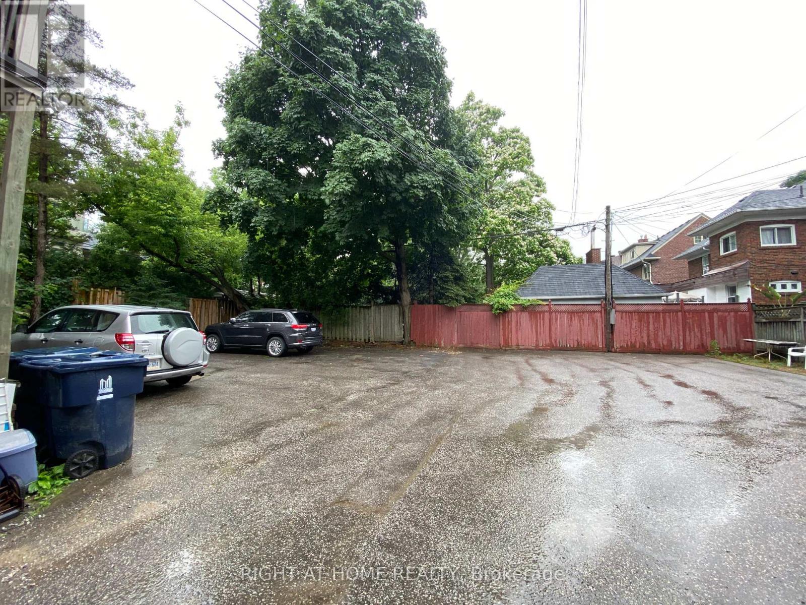 Lower Apartment - 1196 Avenue Road, Toronto, Ontario  M5N 2G1 - Photo 17 - C13476282
