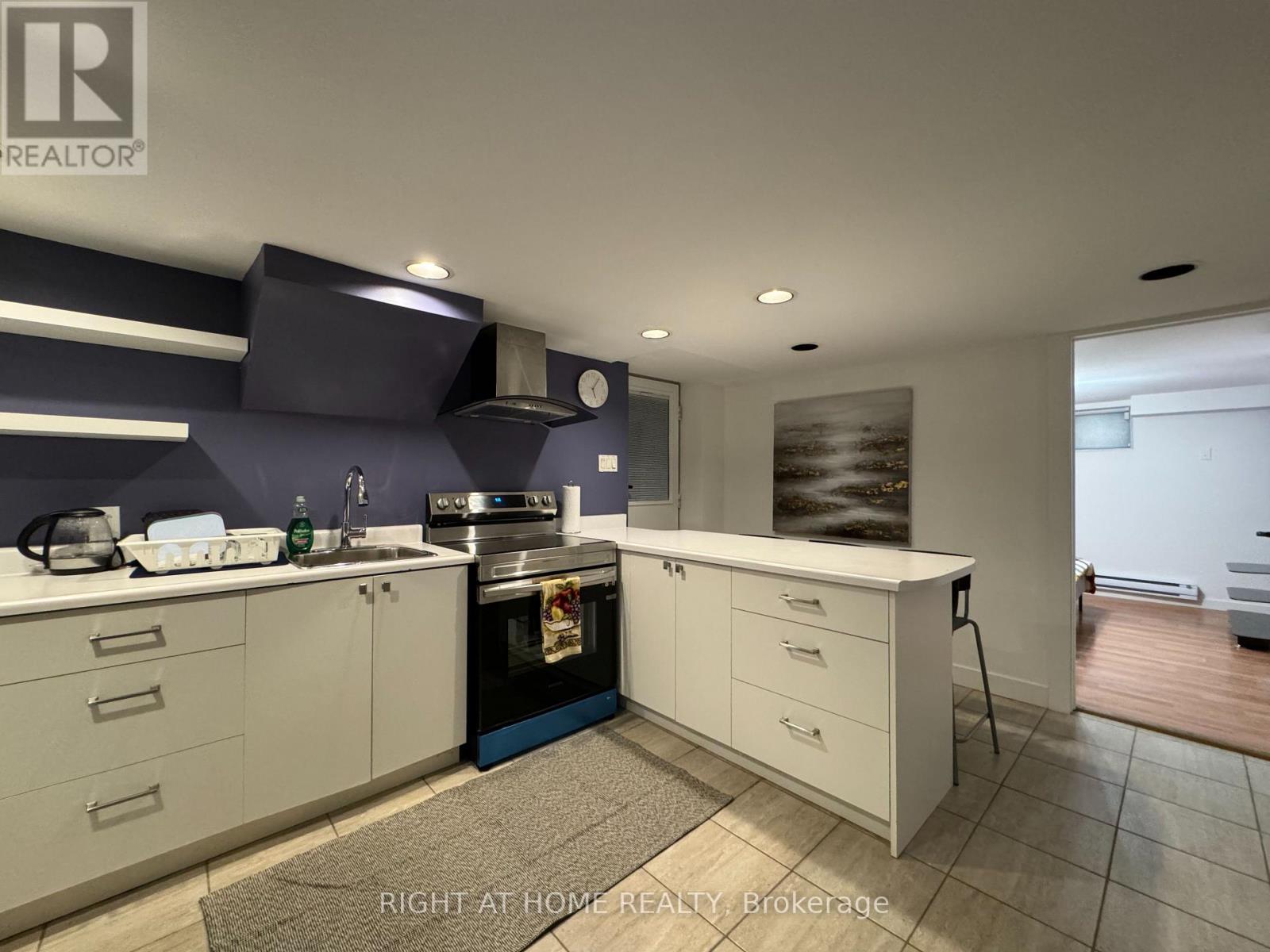 Lower Apartment - 1196 Avenue Road, Toronto, Ontario  M5N 2G1 - Photo 6 - C13476282