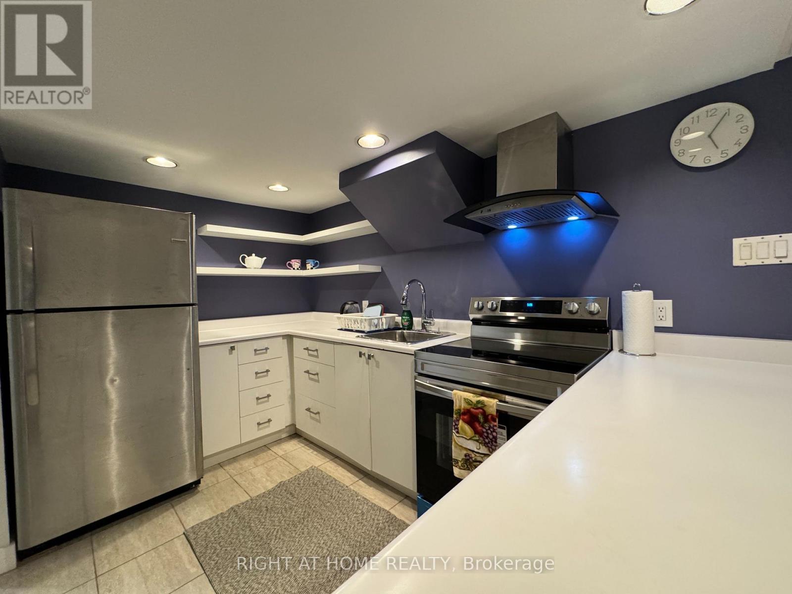 Lower Apartment - 1196 Avenue Road, Toronto, Ontario  M5N 2G1 - Photo 8 - C13476282