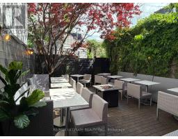 942 QUEEN STREET W, Toronto, Ontario