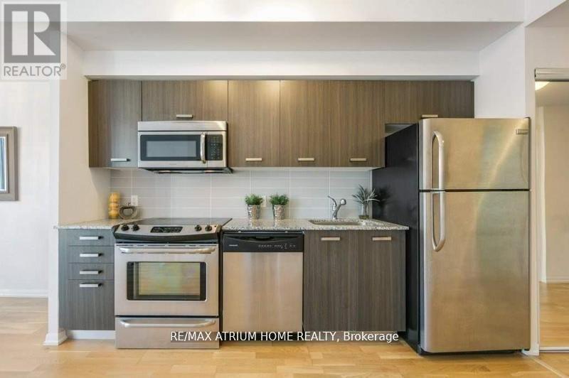 1101 - 832 Bay Street, Toronto, Ontario  M5S 1Z6 - Photo 2 - C13476396