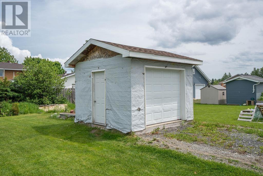 102 Central Creek Dr, Sault Ste. Marie, Ontario  P6C 6H3 - Photo 9 - SM261511