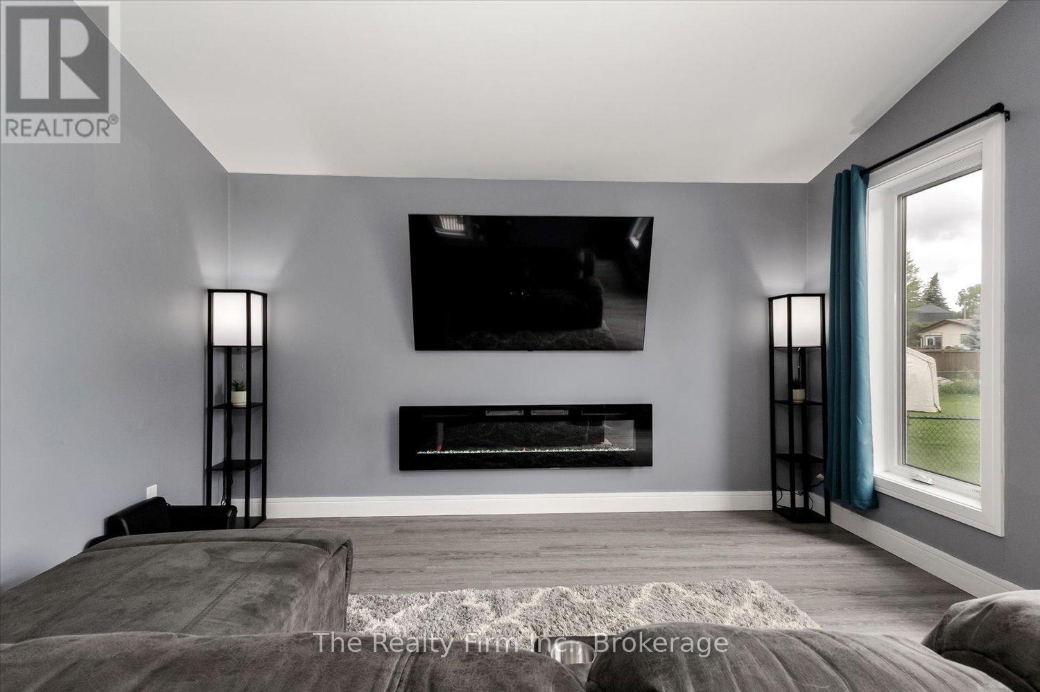 374 West Gore Street, Stratford, Ontario  N5A 1L1 - Photo 4 - X13475434