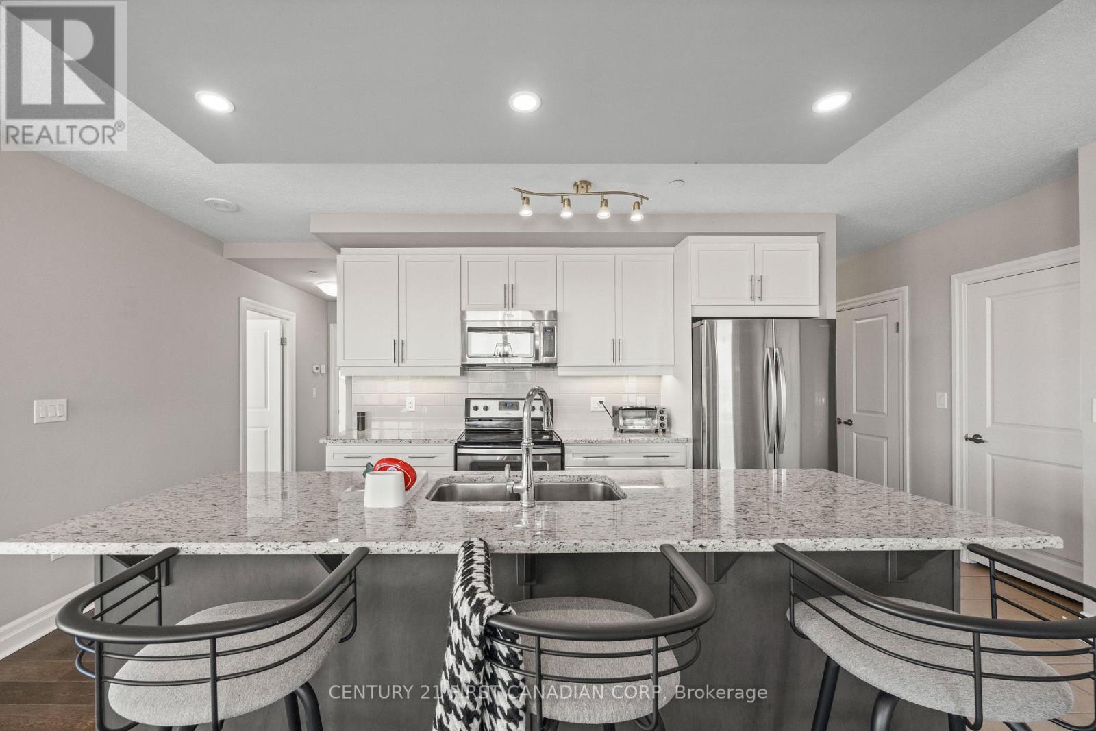 605 - 240 Villagewalk Boulevard, London North, Ontario  N6G 0P6 - Photo 10 - X13037148