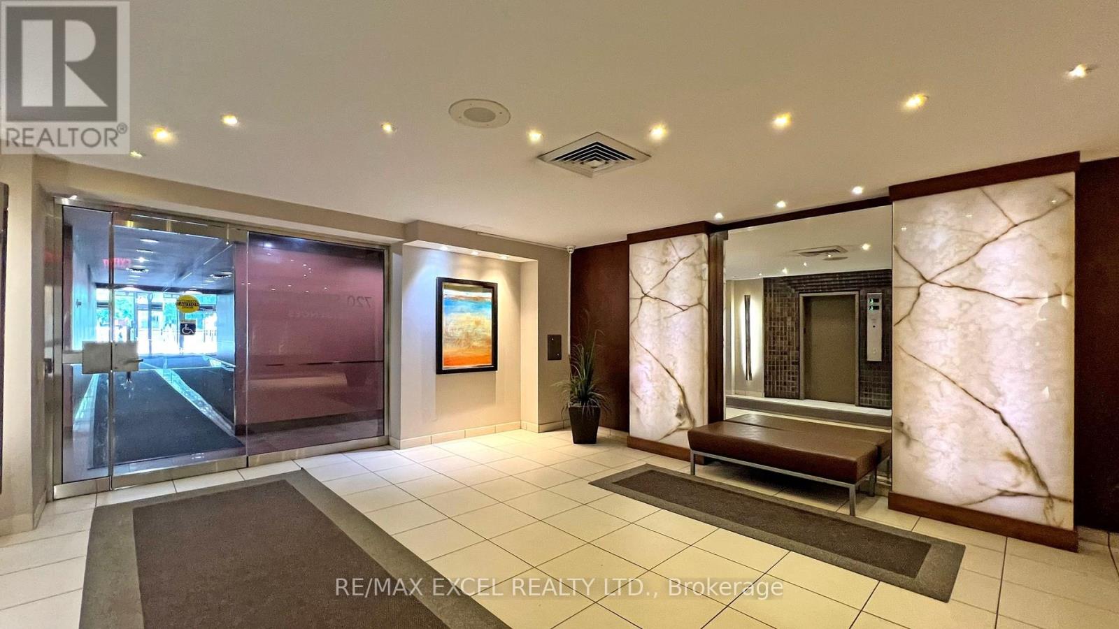 1605 - 720 Spadina Avenue, Toronto, Ontario  M5S 2T9 - Photo 4 - C13476164