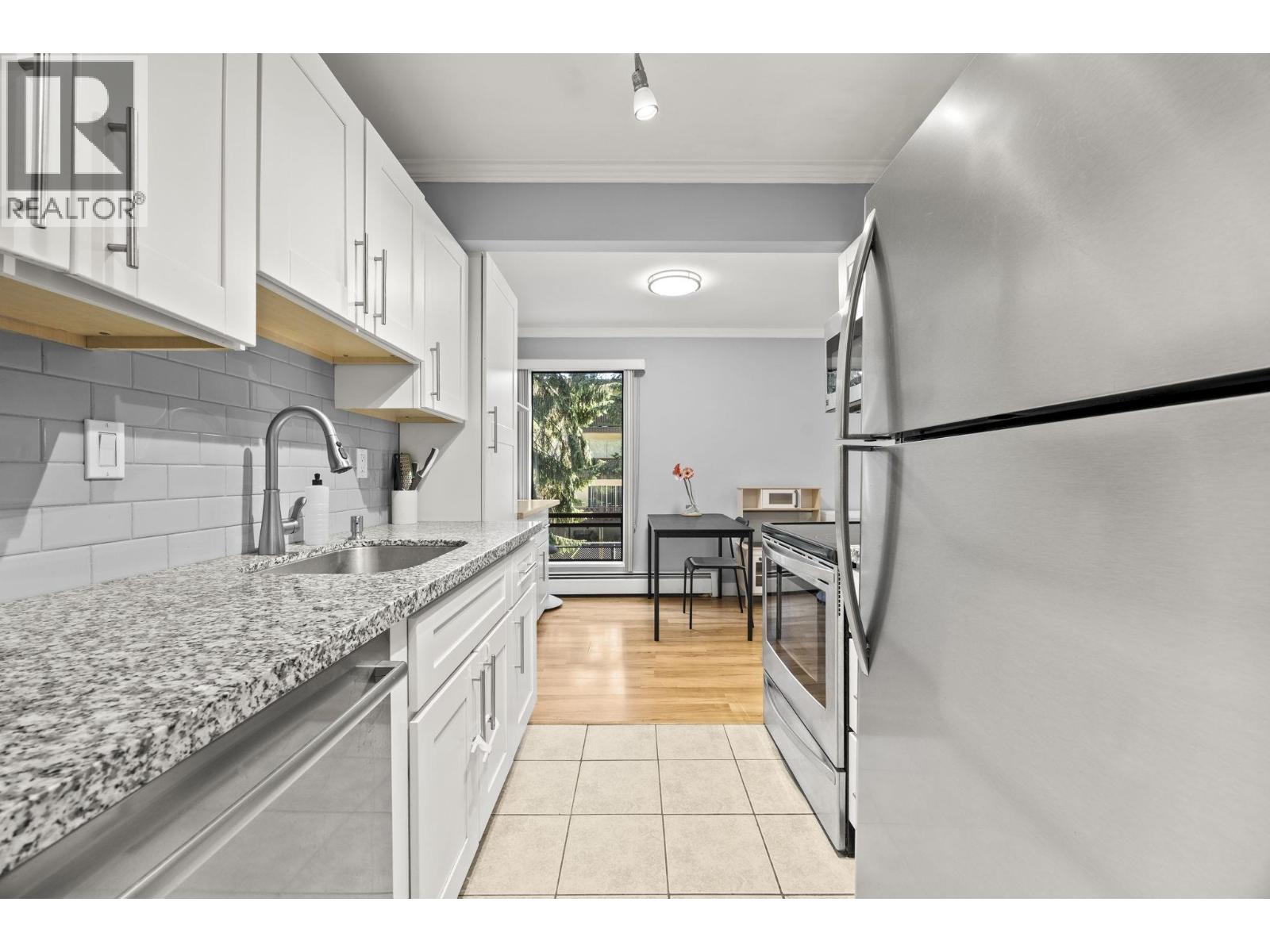 204 330 Cedar Street, New Westminster, British Columbia  V3L 3P1 - Photo 2 - R3138647