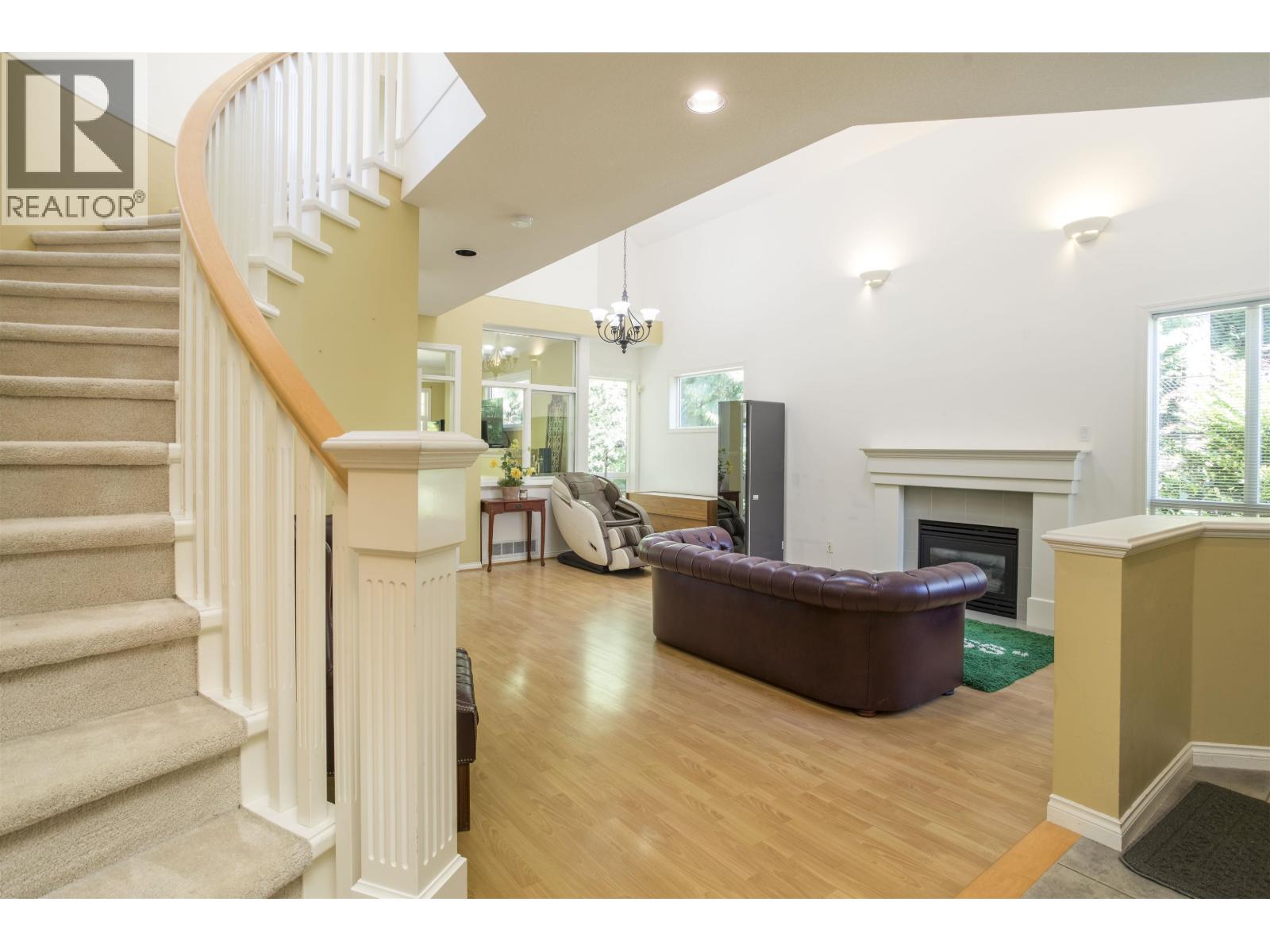 1703 Arbutus Place, Coquitlam, British Columbia V3E 3K2 - Photo 11 - R3138655