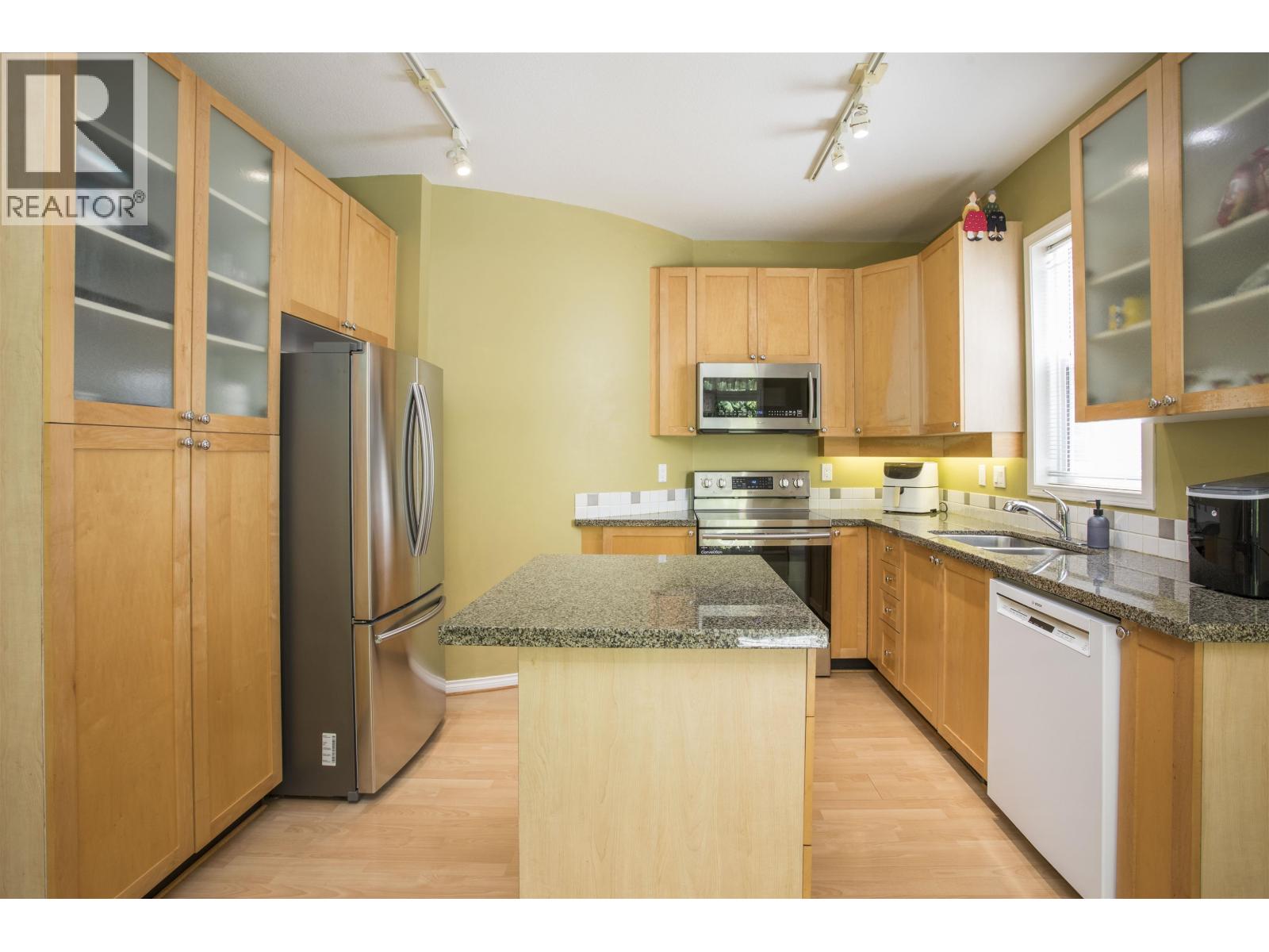 1703 Arbutus Place, Coquitlam, British Columbia V3E 3K2 - Photo 19 - R3138655