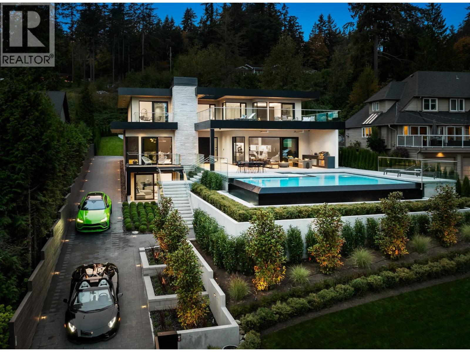 449 HILLCREST STREET, West Vancouver, British Columbia