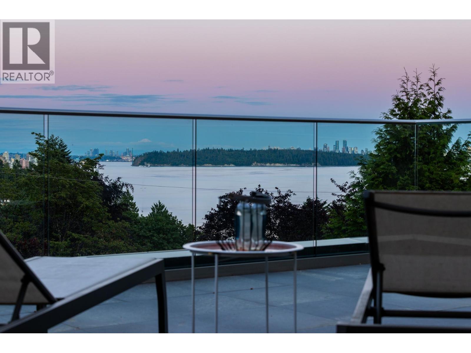 449 Hillcrest Street, West Vancouver, British Columbia V7V 2L8 - Photo 25 - R3138676