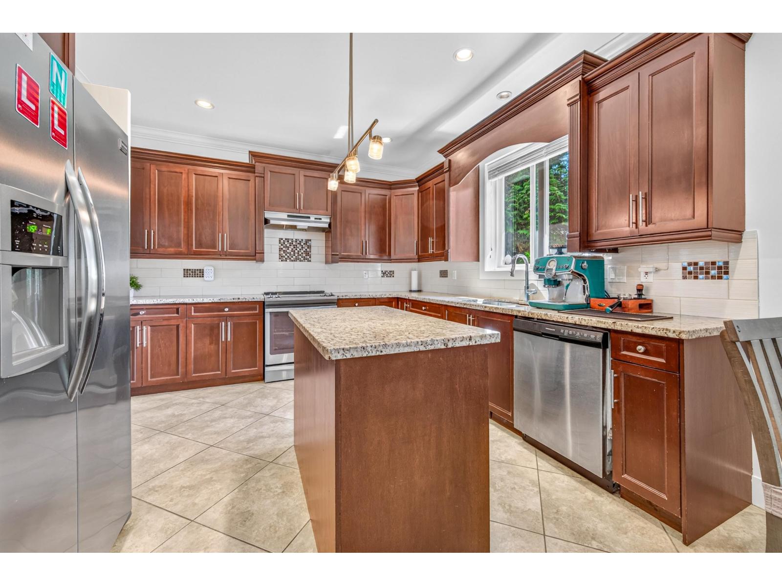 7336 201b Street, Langley, British Columbia  V2Y 3G3 - Photo 6 - R3138593
