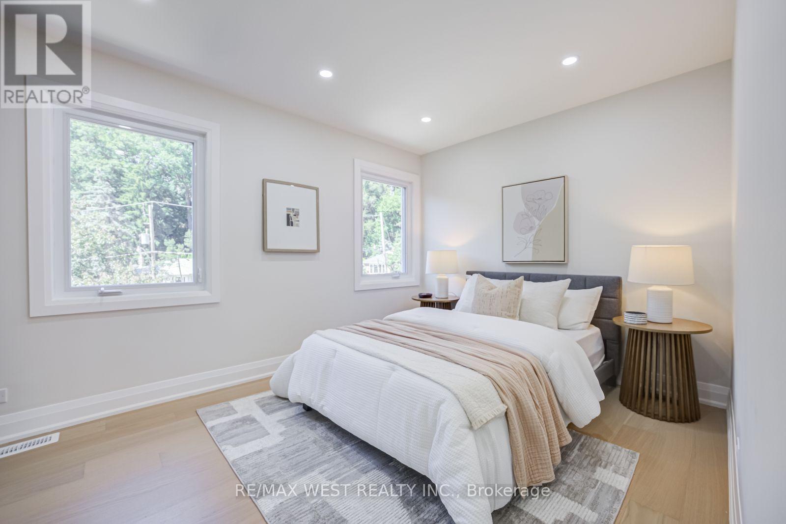 95 Glen Davis Crescent, Toronto, Ontario  M4E 1X7 - Photo 22 - E13475912