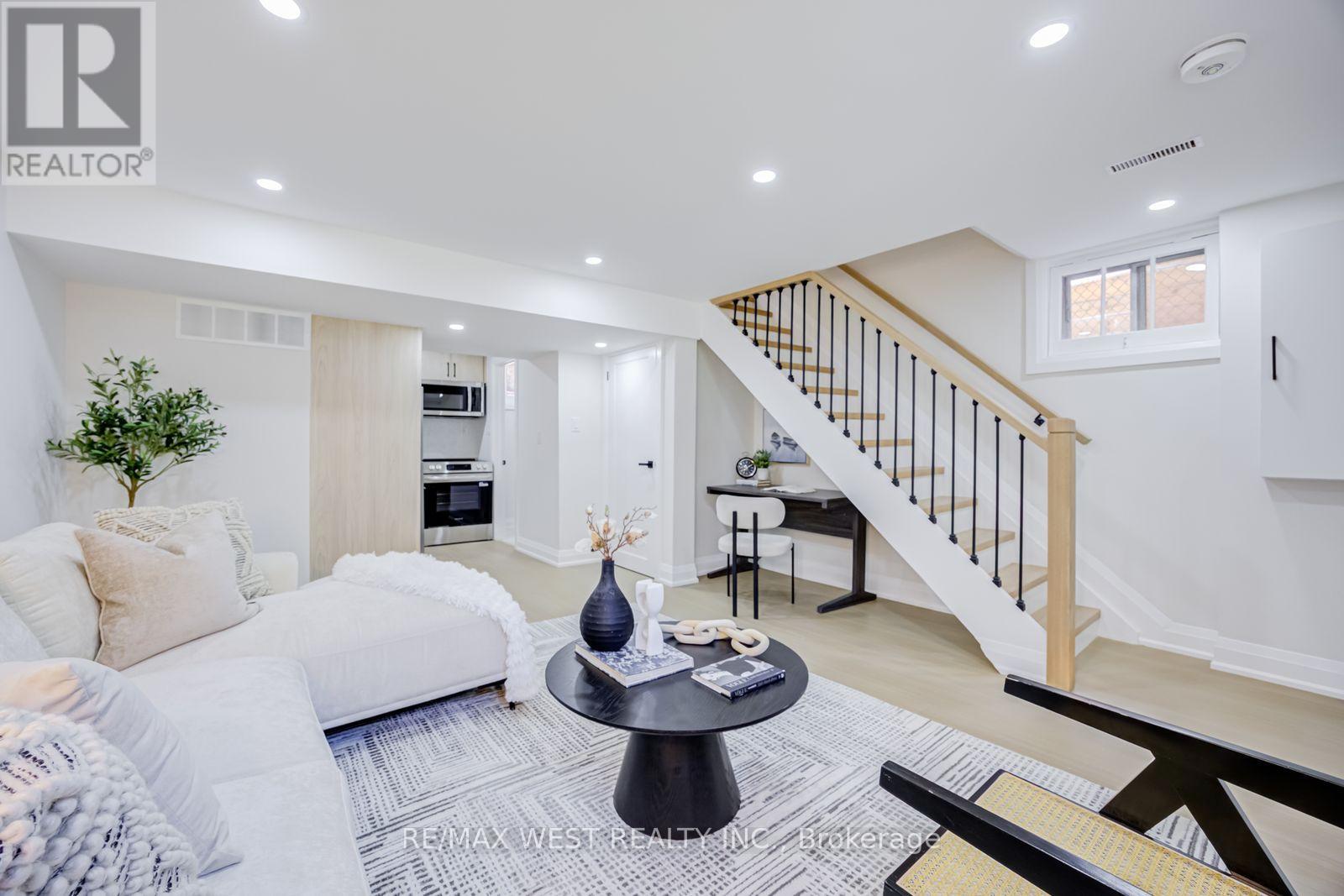95 Glen Davis Crescent, Toronto, Ontario  M4E 1X7 - Photo 36 - E13475912