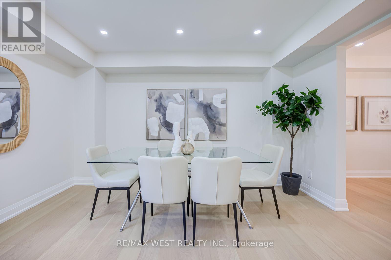 95 Glen Davis Crescent, Toronto, Ontario  M4E 1X7 - Photo 10 - E13475912