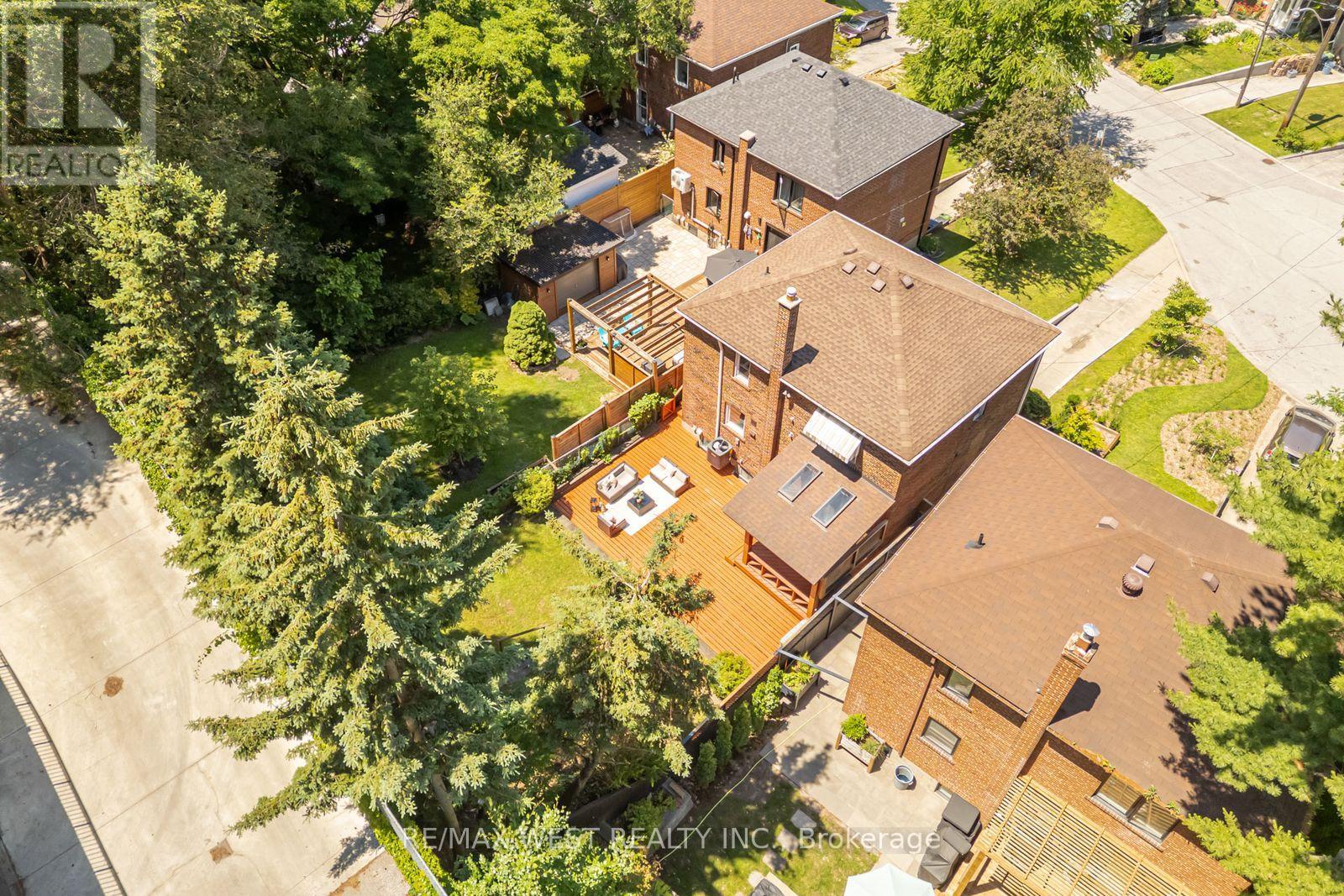95 Glen Davis Crescent, Toronto, Ontario  M4E 1X7 - Photo 49 - E13475912