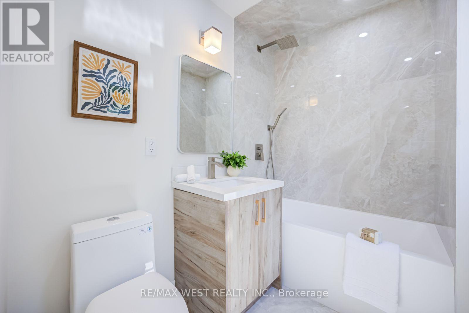 95 Glen Davis Crescent, Toronto, Ontario  M4E 1X7 - Photo 21 - E13475912