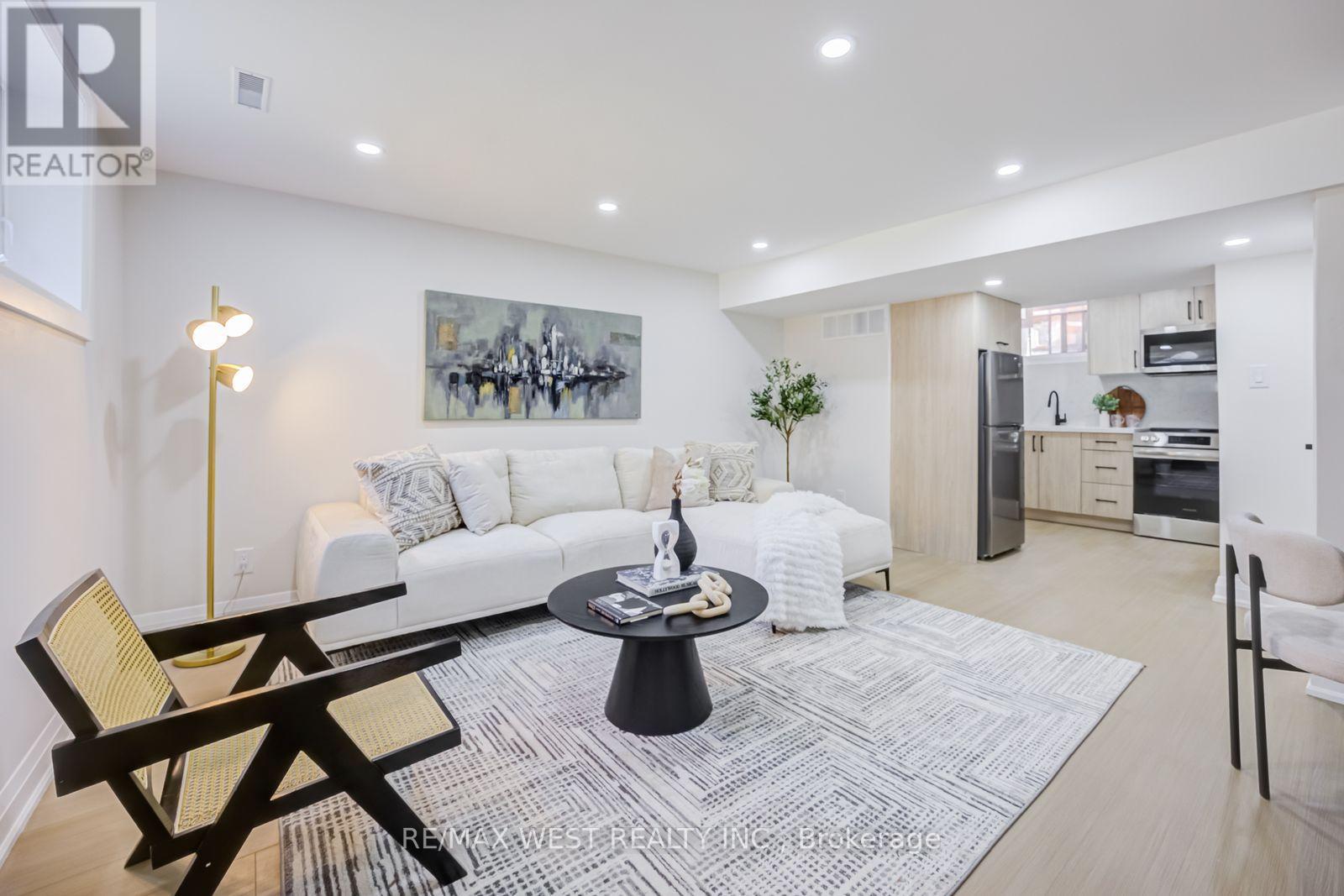 95 Glen Davis Crescent, Toronto, Ontario  M4E 1X7 - Photo 35 - E13475912