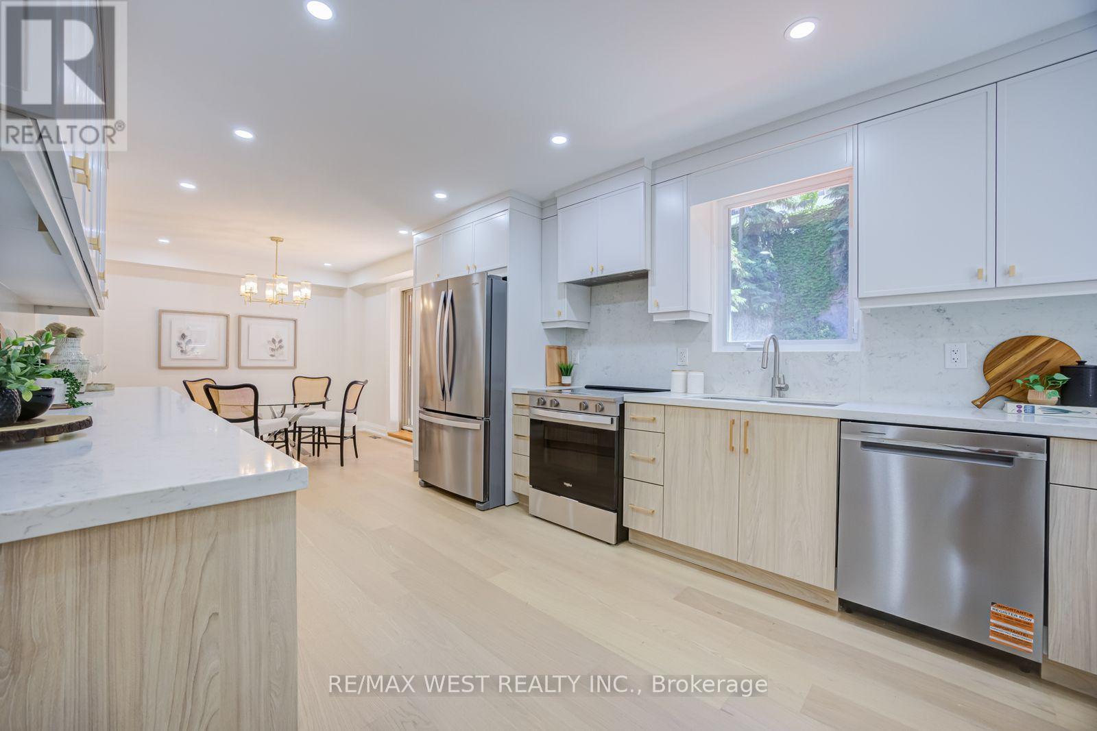 95 Glen Davis Crescent, Toronto, Ontario  M4E 1X7 - Photo 18 - E13475912