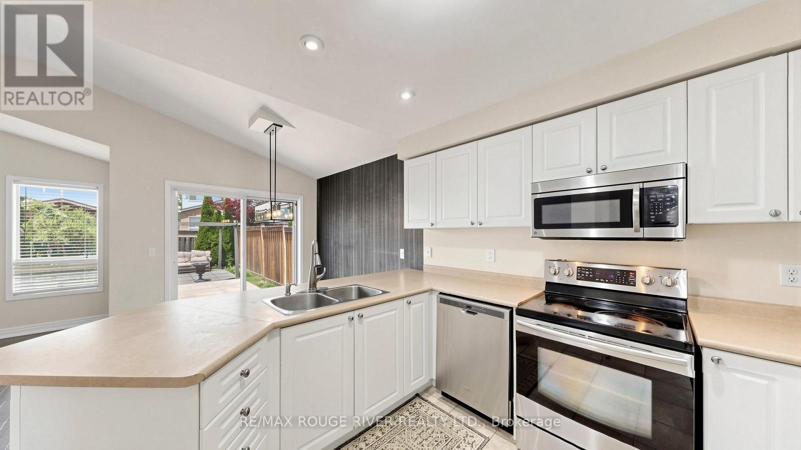 66 Telegraph Drive, Whitby, Ontario  L1P 1S3 - Photo 12 - E13476660