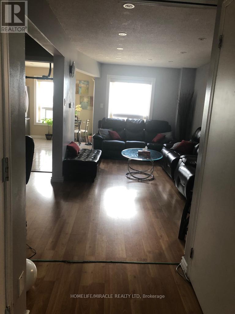 144 Robbinstone Drive, Toronto, Ontario  M1B 2E7 - Photo 8 - E13476622
