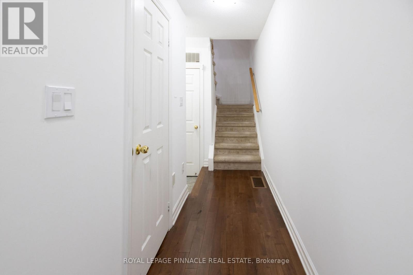 17 Thornharrold Street, Ajax, Ontario  L1S 0B5 - Photo 2 - E13476724