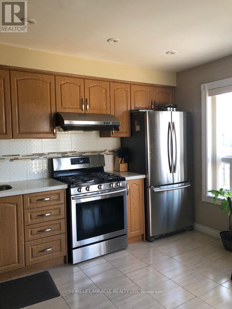 144 Robbinstone Drive, Toronto, Ontario  M1B 2E7 - Photo 2 - E13476622