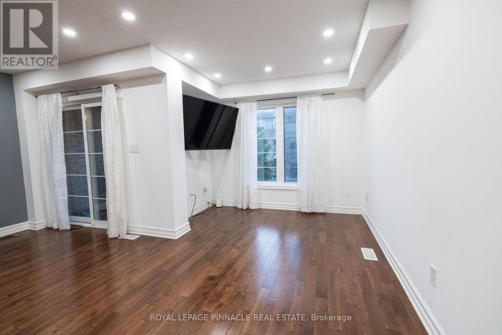 17 Thornharrold Street, Ajax, Ontario  L1S 0B5 - Photo 7 - E13476724