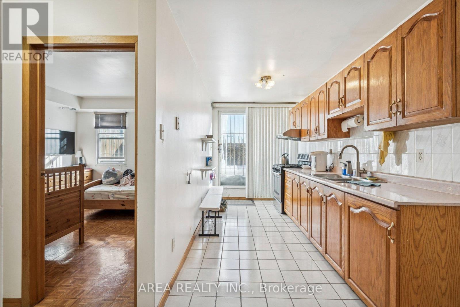 839-841 Gerrard Street E, Toronto, Ontario  M4M 1Y8 - Photo 35 - E13476762