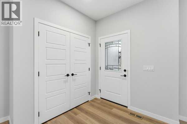 2161 Bayview Drive SW, Airdrie, Alberta  T4B 5N3 - Photo 3 - A2294623