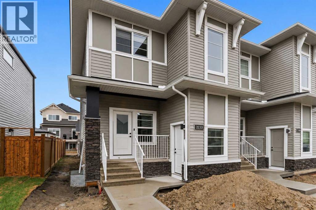 2253 Bayview Drive SW, Airdrie, Alberta  T4B 5N3 - Photo 2 - A2320939