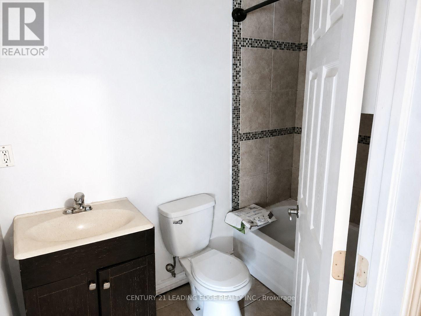 201 - 196 Chruch Street, Georgina, Ontario  L4P 1J7 - Photo 4 - N13441792
