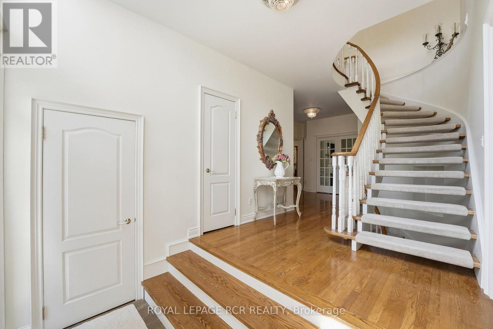193 Sherwood Place, Newmarket, Ontario  L3Y 8E5 - Photo 5 - N13475624