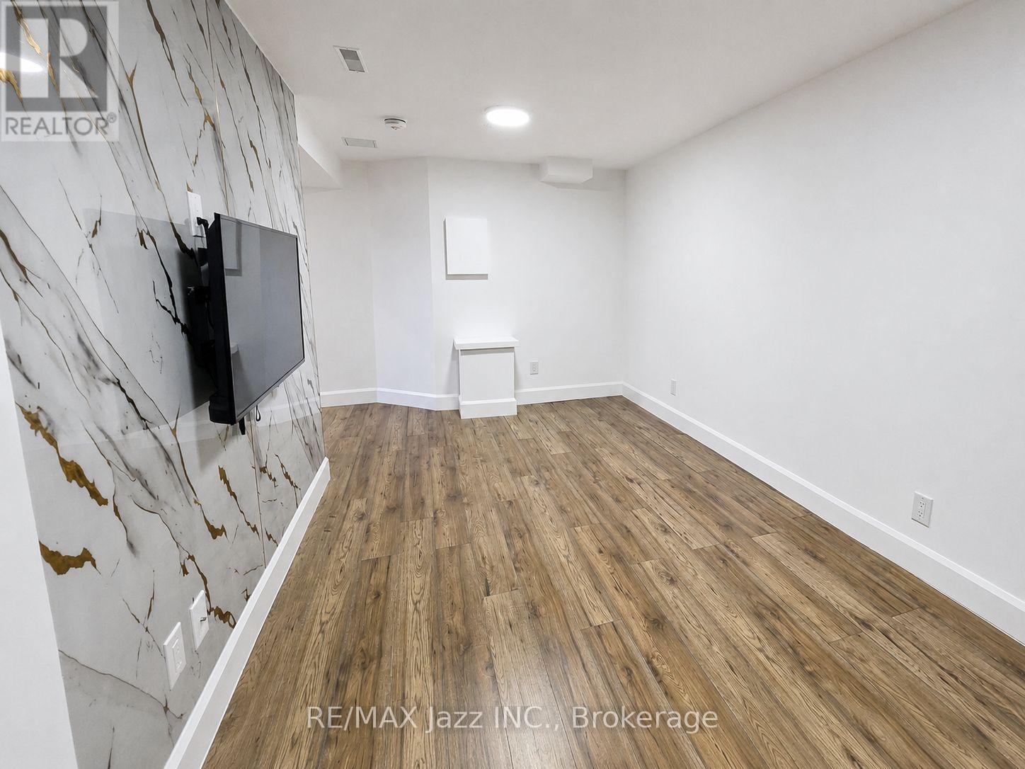 Lower - 9 Maconnachie Place, Clarington, Ontario  L1C 4M4 - Photo 6 - E13459102
