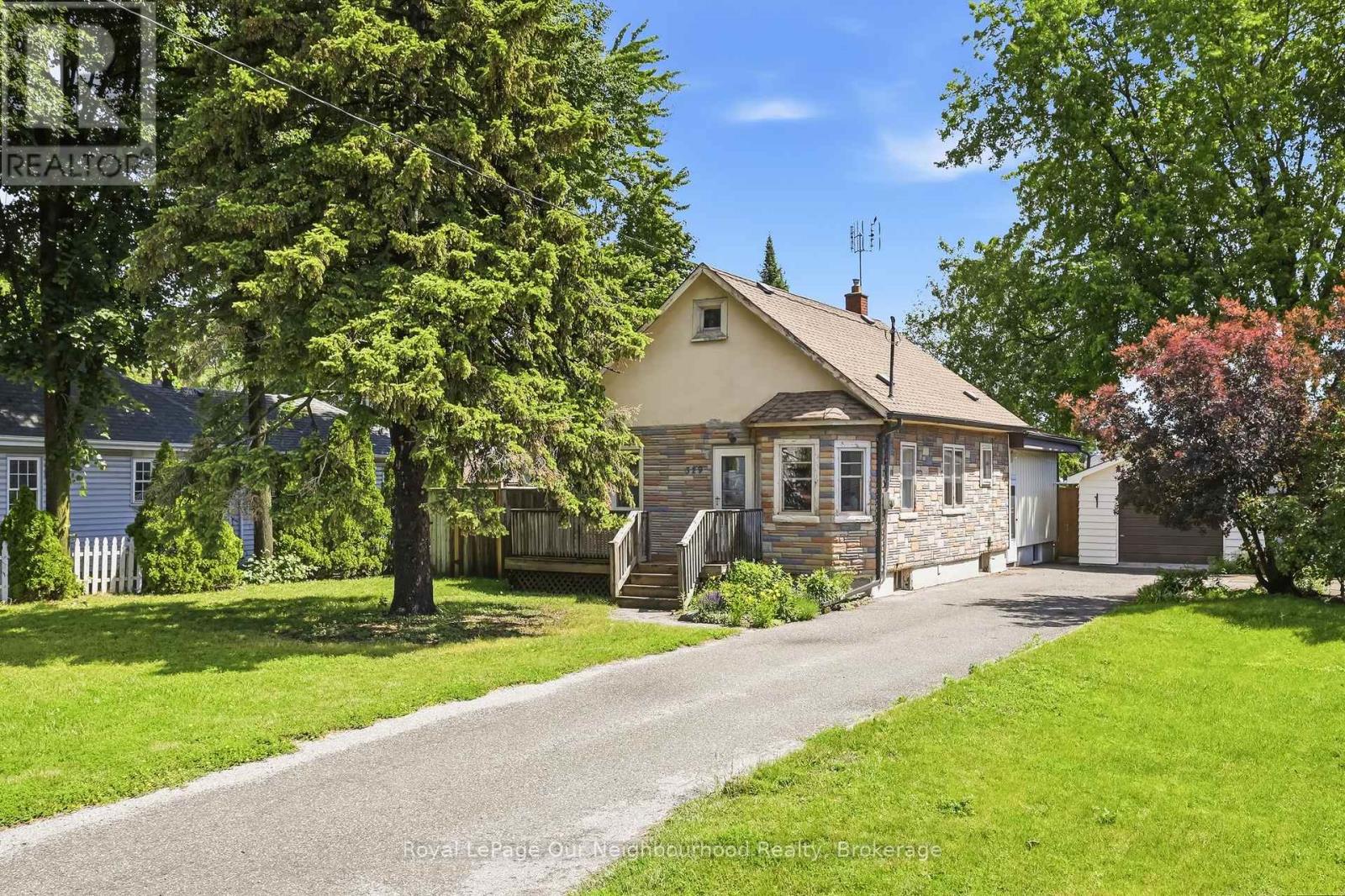 329 Perry Street, Whitby, Ontario  L1N 4C2 - Photo 2 - E13476578