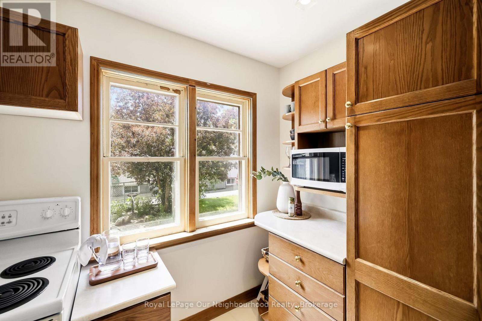 329 Perry Street, Whitby, Ontario  L1N 4C2 - Photo 17 - E13476578