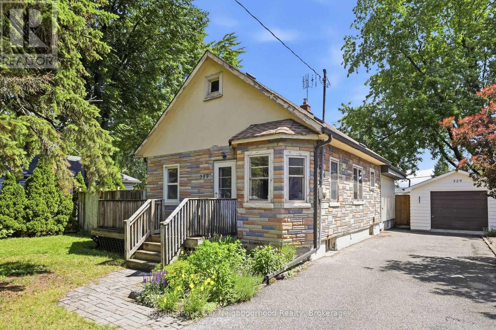 329 Perry Street, Whitby, Ontario  L1N 4C2 - Photo 1 - E13476578