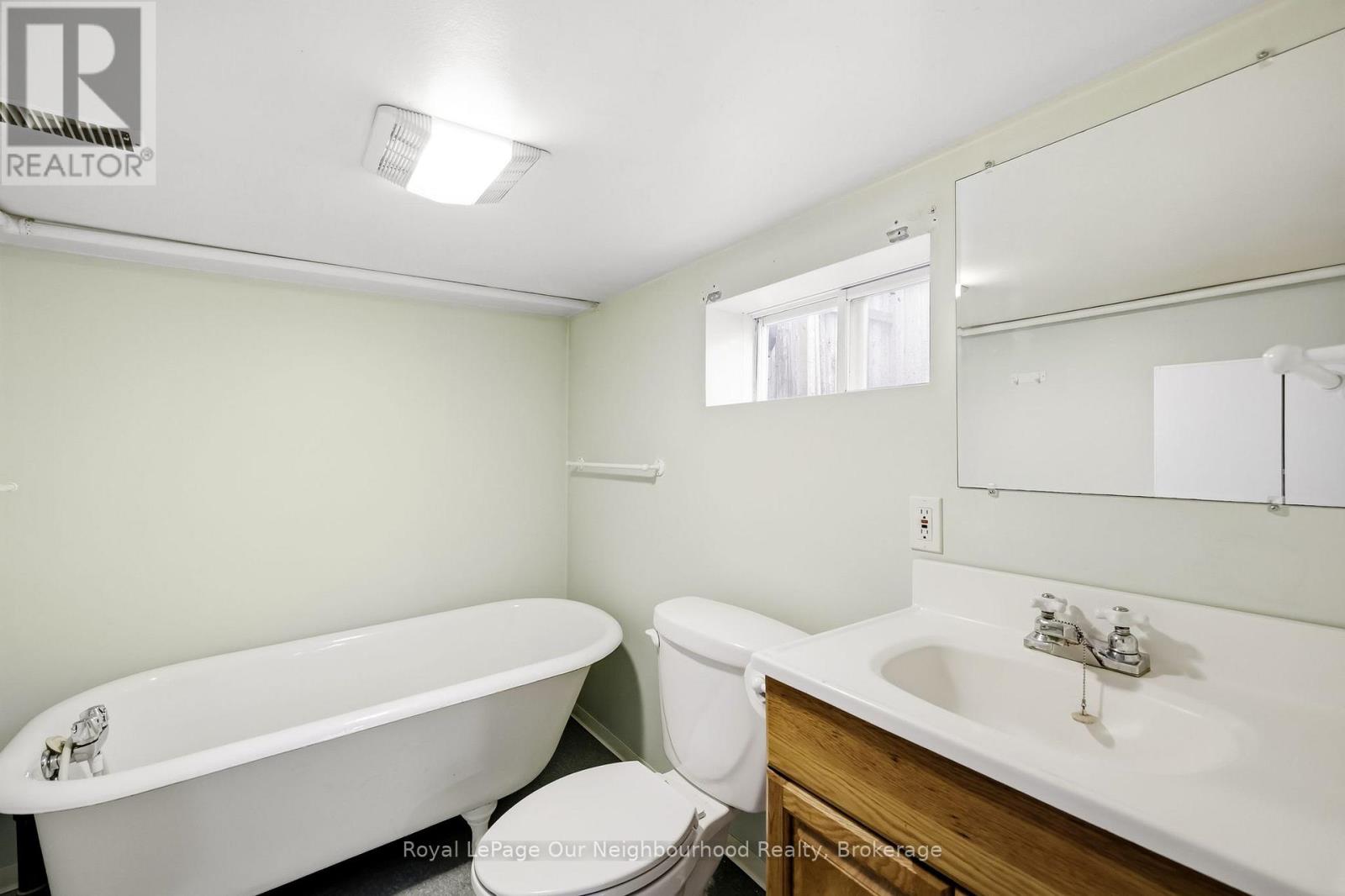 329 Perry Street, Whitby, Ontario  L1N 4C2 - Photo 36 - E13476578