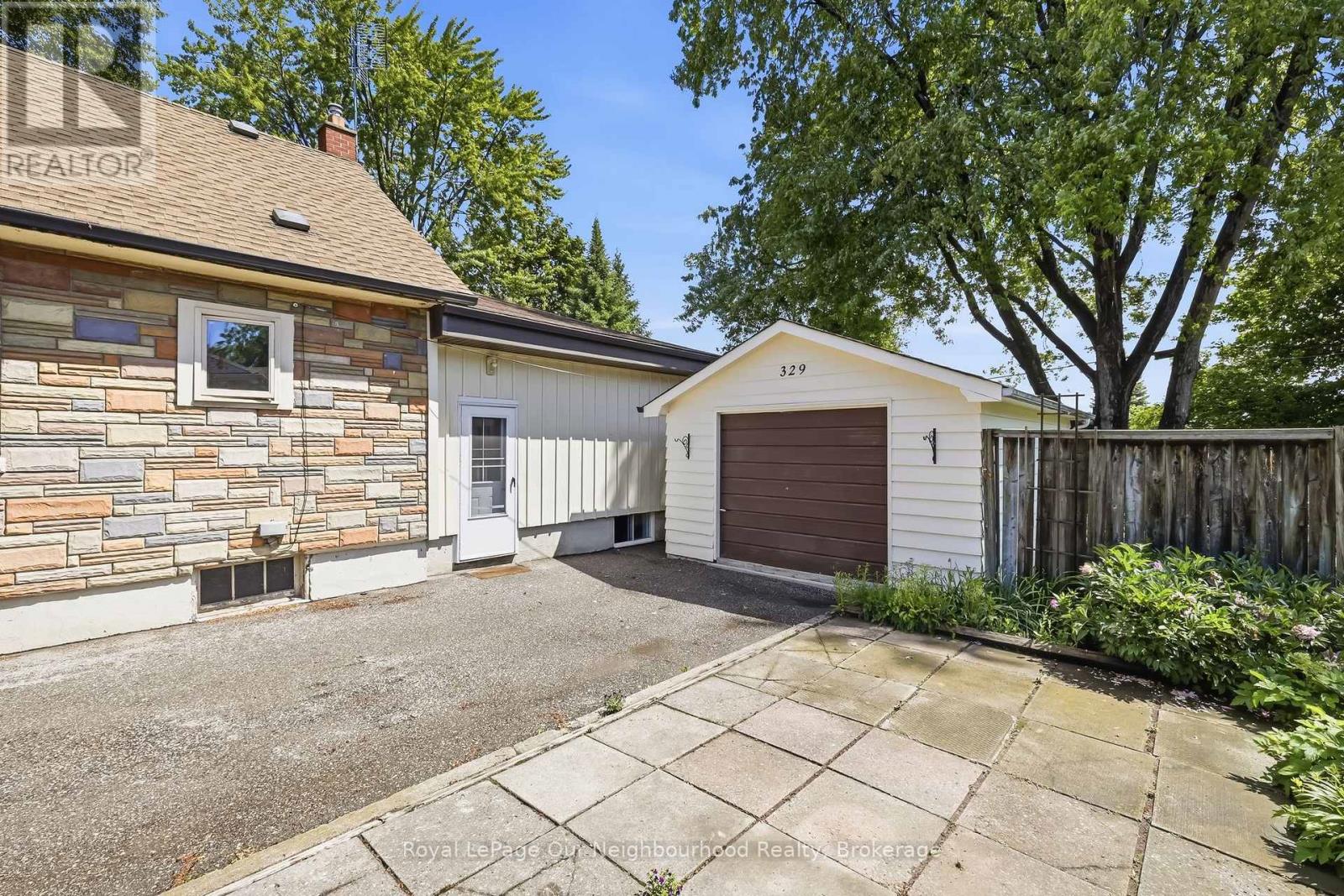 329 Perry Street, Whitby, Ontario  L1N 4C2 - Photo 39 - E13476578