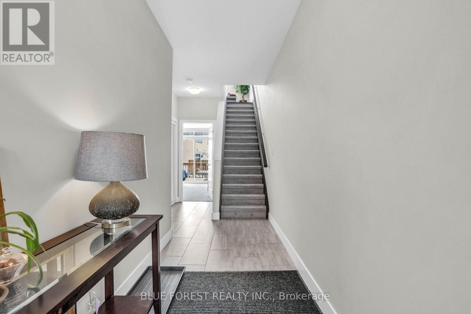 4 - 2070 Meadowgate Boulevard, London South, Ontario  N6M 0H5 - Photo 2 - X13469984