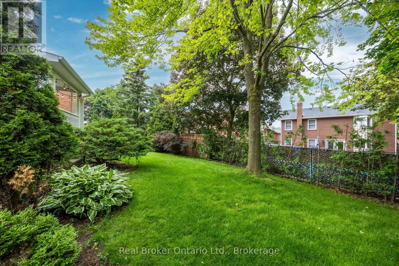 2015 Blairwood Court, Pickering, Ontario  L1X 2S3 - Photo 38 - E13476594