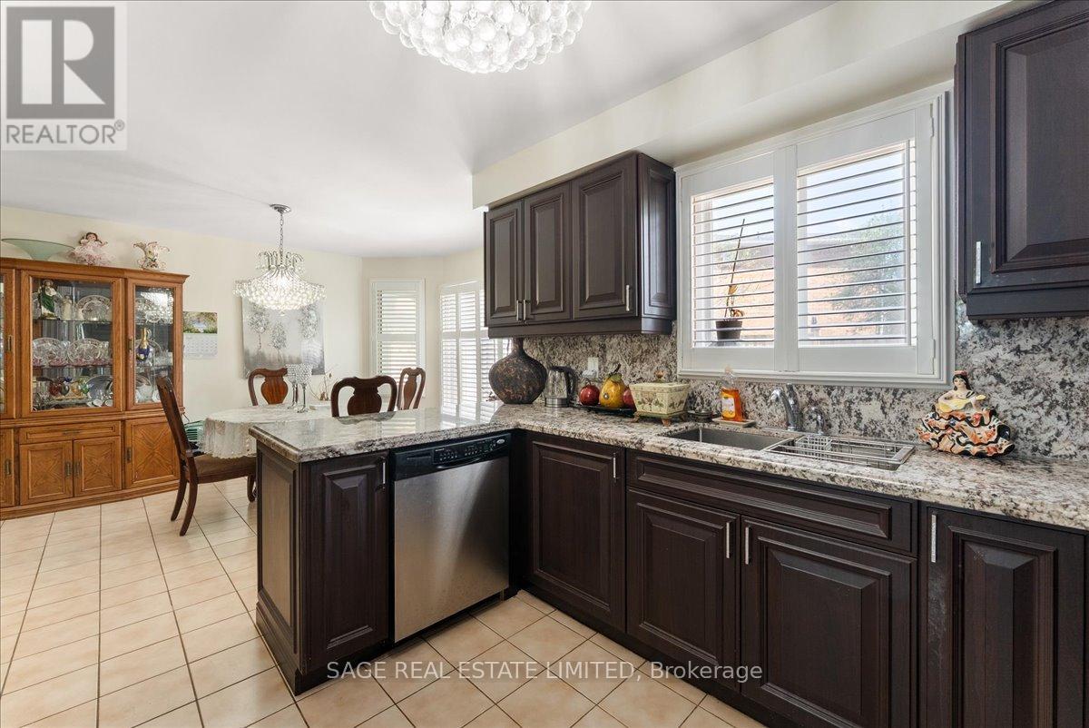 116 Butterfield Crescent, Vaughan, Ontario  L6A 1J3 - Photo 15 - N13476202
