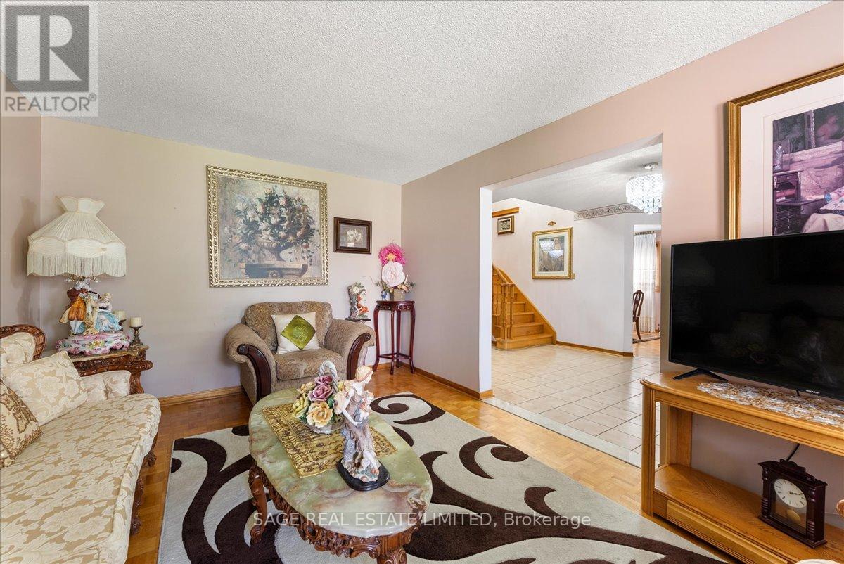 116 Butterfield Crescent, Vaughan, Ontario  L6A 1J3 - Photo 7 - N13476202