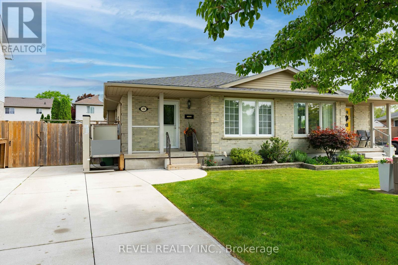 25 RODNEY CRESCENT, St. Thomas, Ontario