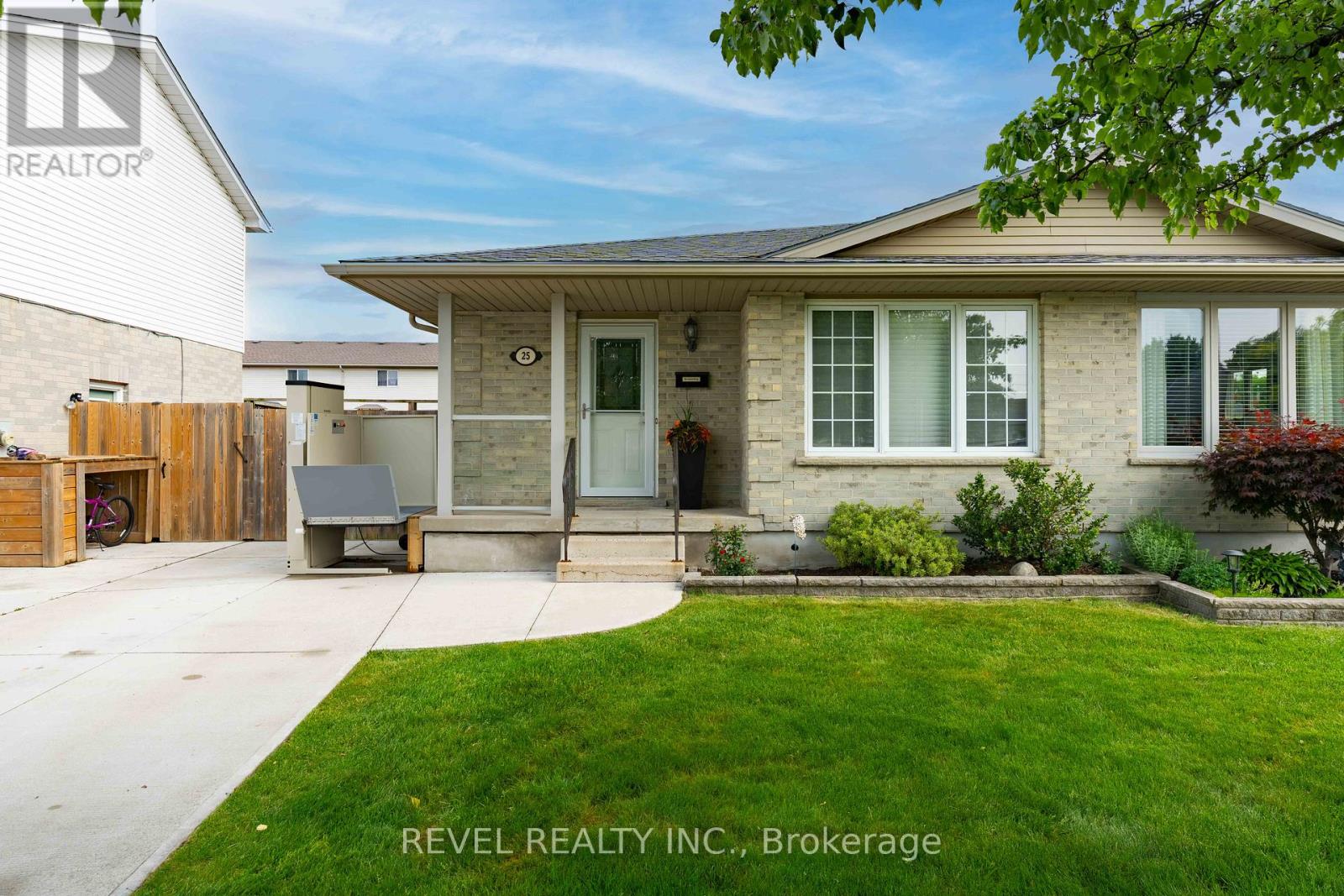 25 Rodney Crescent, St. Thomas, Ontario  N5R 6E1 - Photo 3 - X13475078